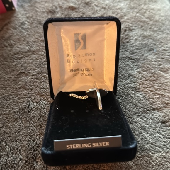 Sterling Silver 20” chain with cross. - Picture 6 of 6